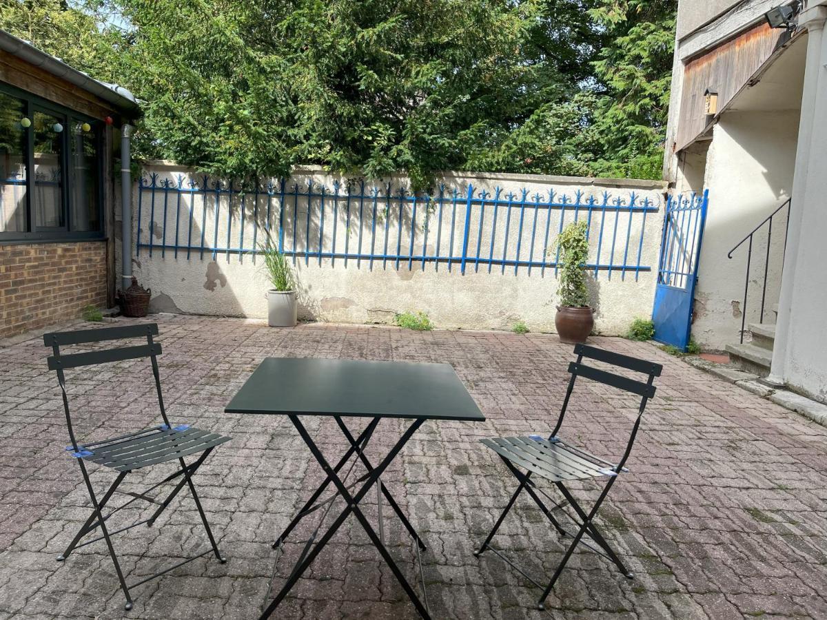 La Cour Du Prince: Cozy Ground Floor With Terrace Near Station Apartment